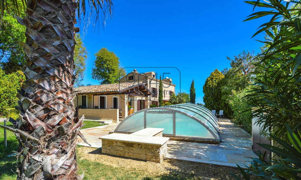 Elegantes Landhaus mit Pool und Meerblick bei Lapedona – Marken