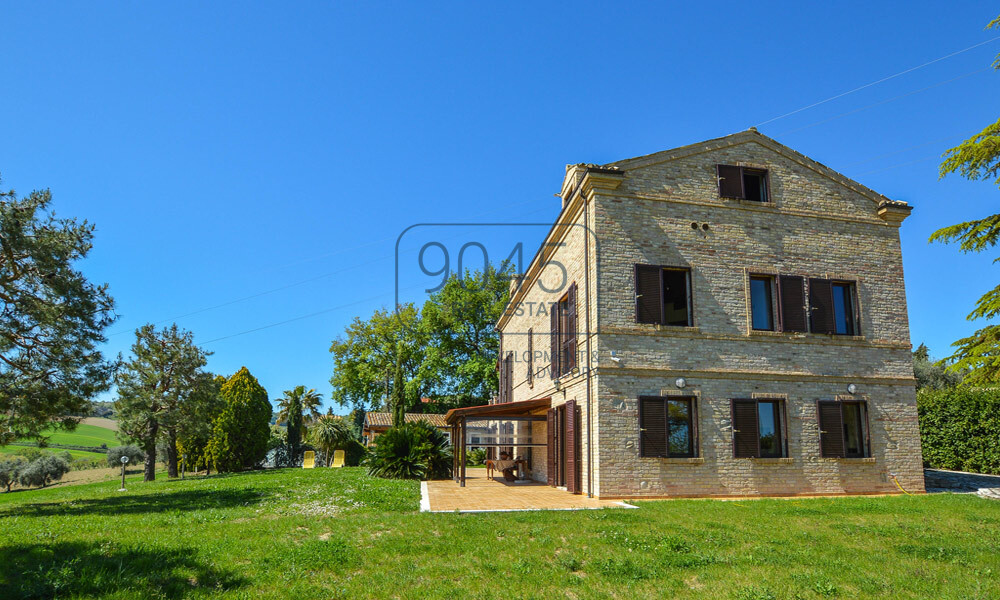 Elegantes Landhaus mit Pool und Meerblick bei Lapedona – Marken
