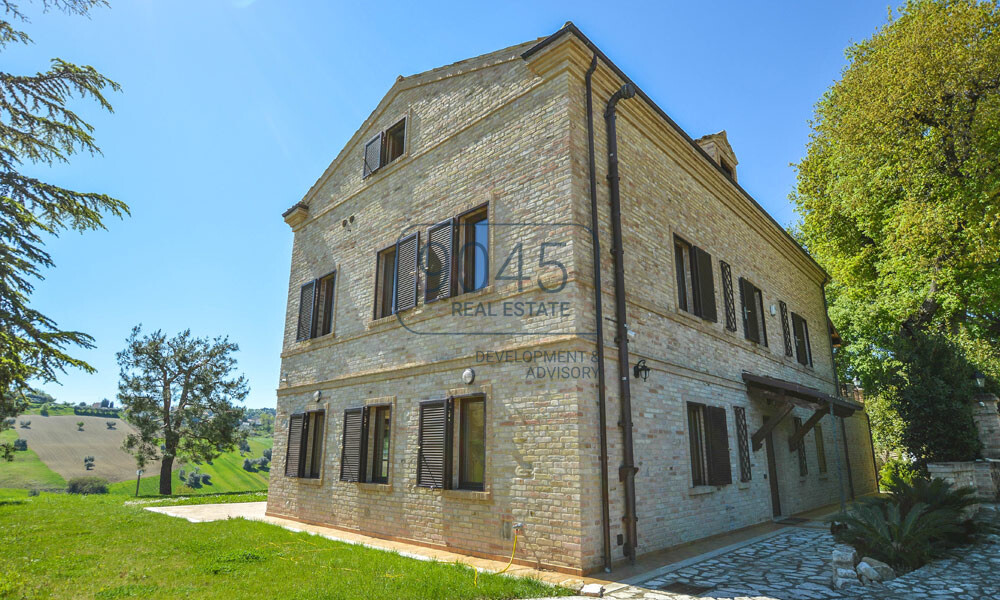 Elegantes Landhaus mit Pool und Meerblick bei Lapedona – Marken