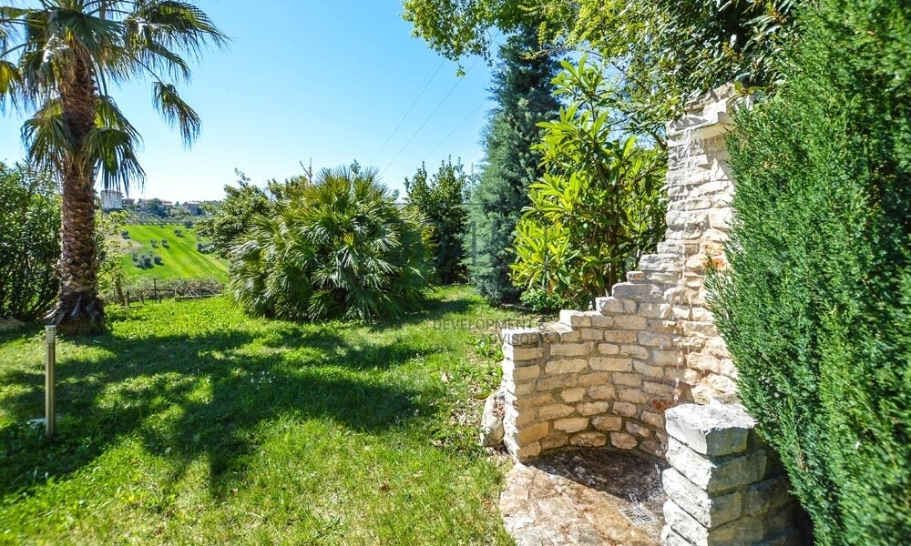 Elegantes Landhaus mit Pool und Meerblick bei Lapedona – Marken