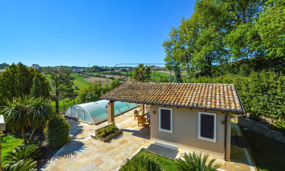 Elegantes Landhaus mit Pool und Meerblick bei Lapedona – Marken