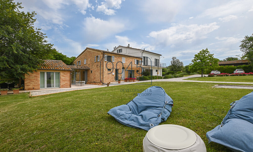 Charmantes Landhaus mit 4 Apartments und Panoramablick in Belvedere Ostrense – Marken