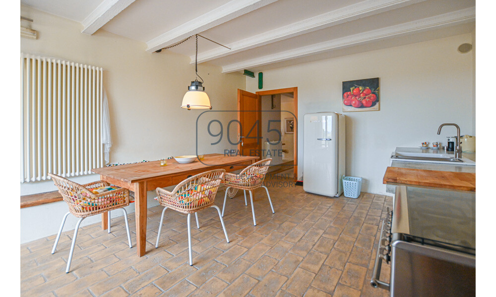 Charmantes Landhaus mit 4 Apartments und Panoramablick in Belvedere Ostrense – Marken