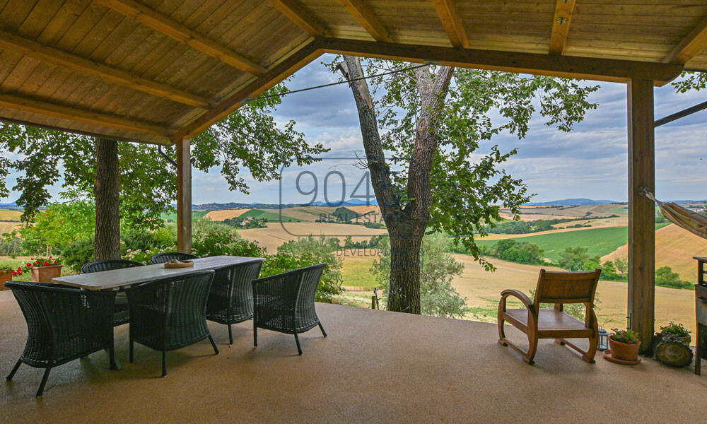 Charmantes Landhaus mit 4 Apartments und Panoramablick in Belvedere Ostrense – Marken