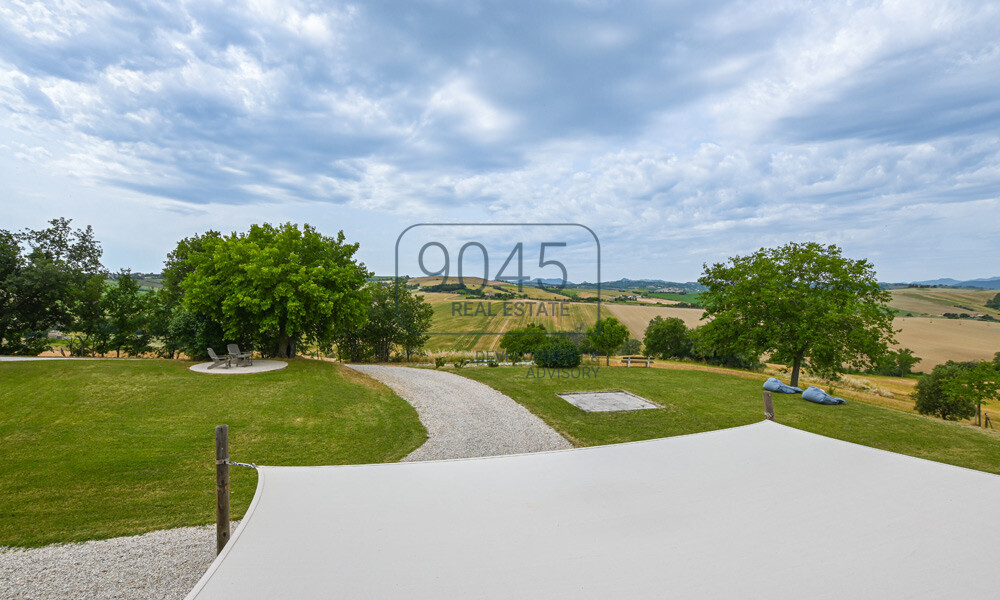 Charmantes Landhaus mit 4 Apartments und Panoramablick in Belvedere Ostrense – Marken
