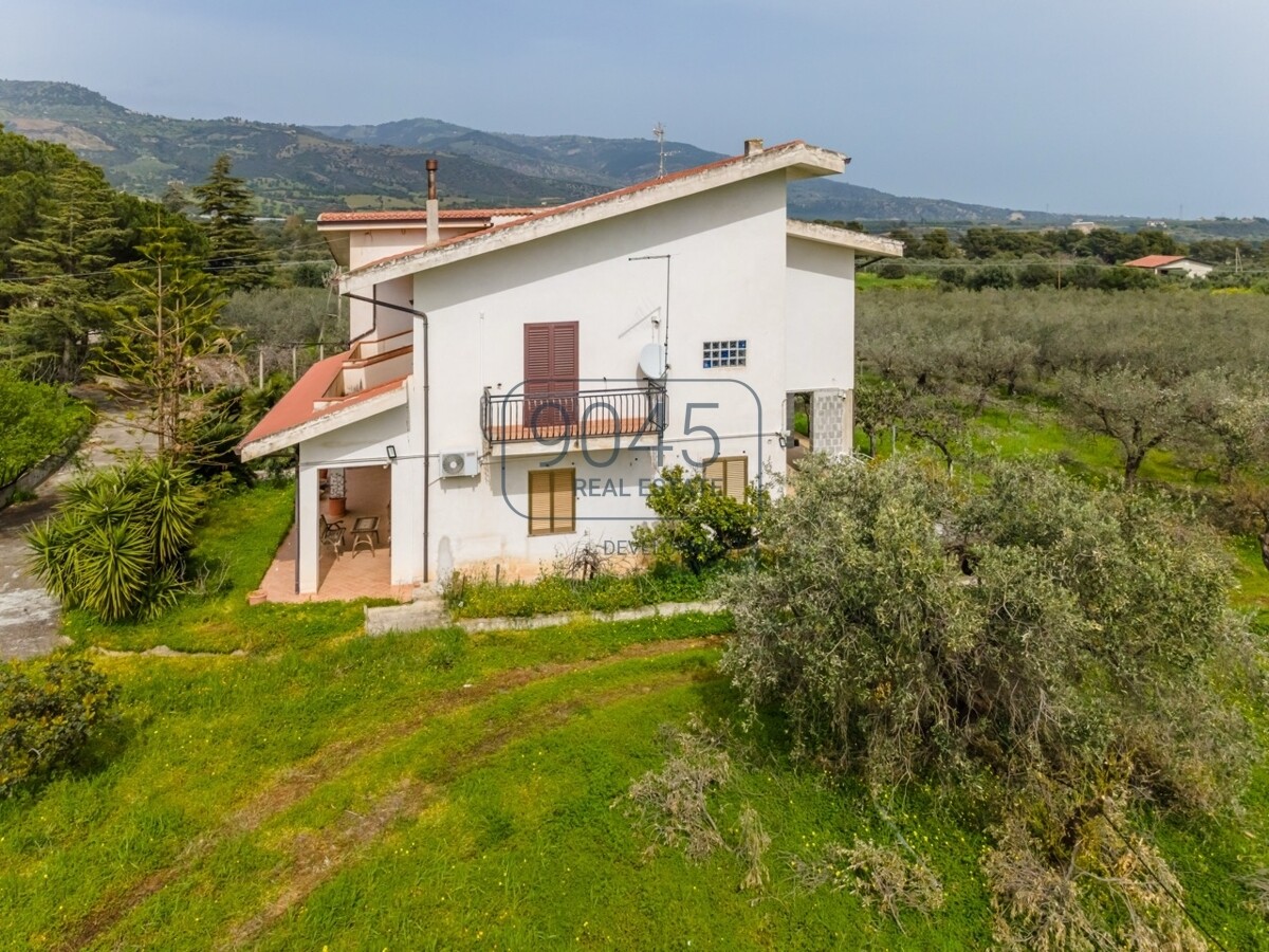 Freistehende Villa an der Ionischen Riviera Kalabriens in Villapiana - Italien