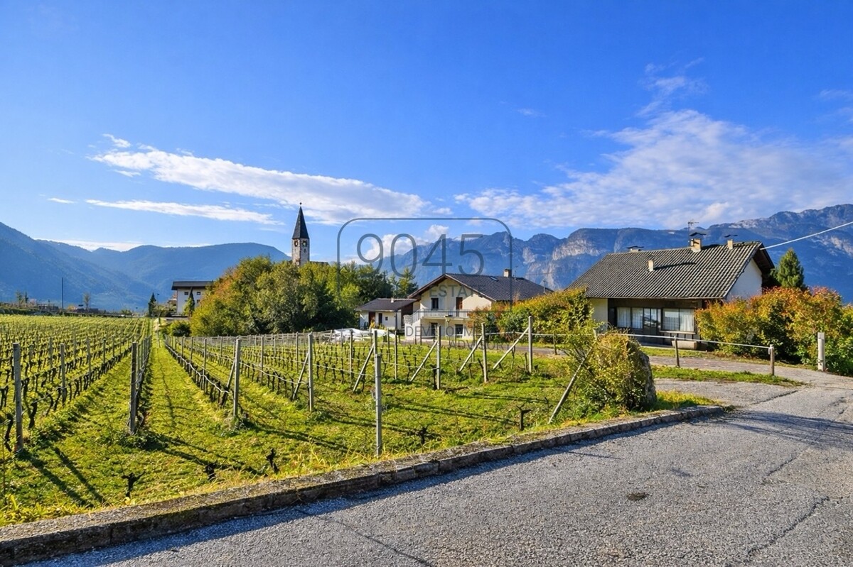 Großzügige Villa mit Privatgarten, unabhängiger Dependance und Gemeinschaftspool 