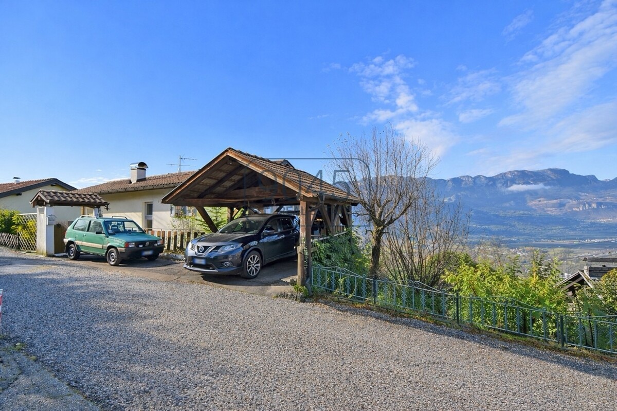 Großzügige Villa mit Privatgarten, unabhängiger Dependance und Gemeinschaftspool 