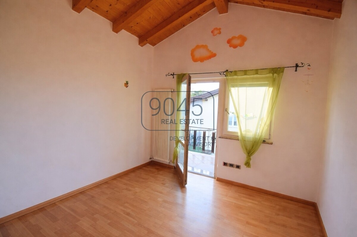 Großzügige Villa mit Privatgarten, unabhängiger Dependance und Gemeinschaftspool 