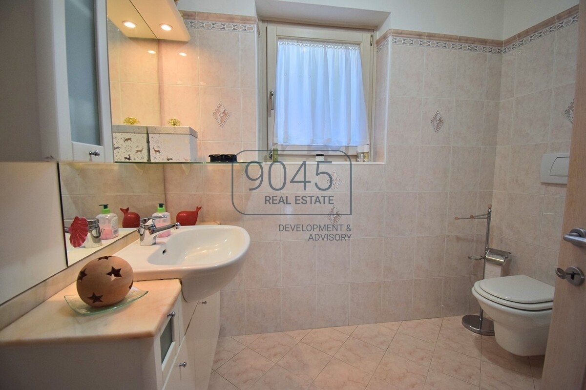 Großzügige Villa mit Privatgarten, unabhängiger Dependance und Gemeinschaftspool 