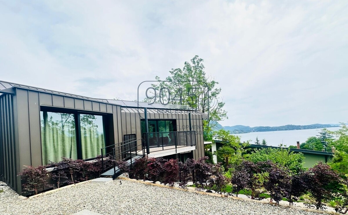 Zeitgemäßes Wohnen mit Seeblick in Ghiffa - Lago Maggiore