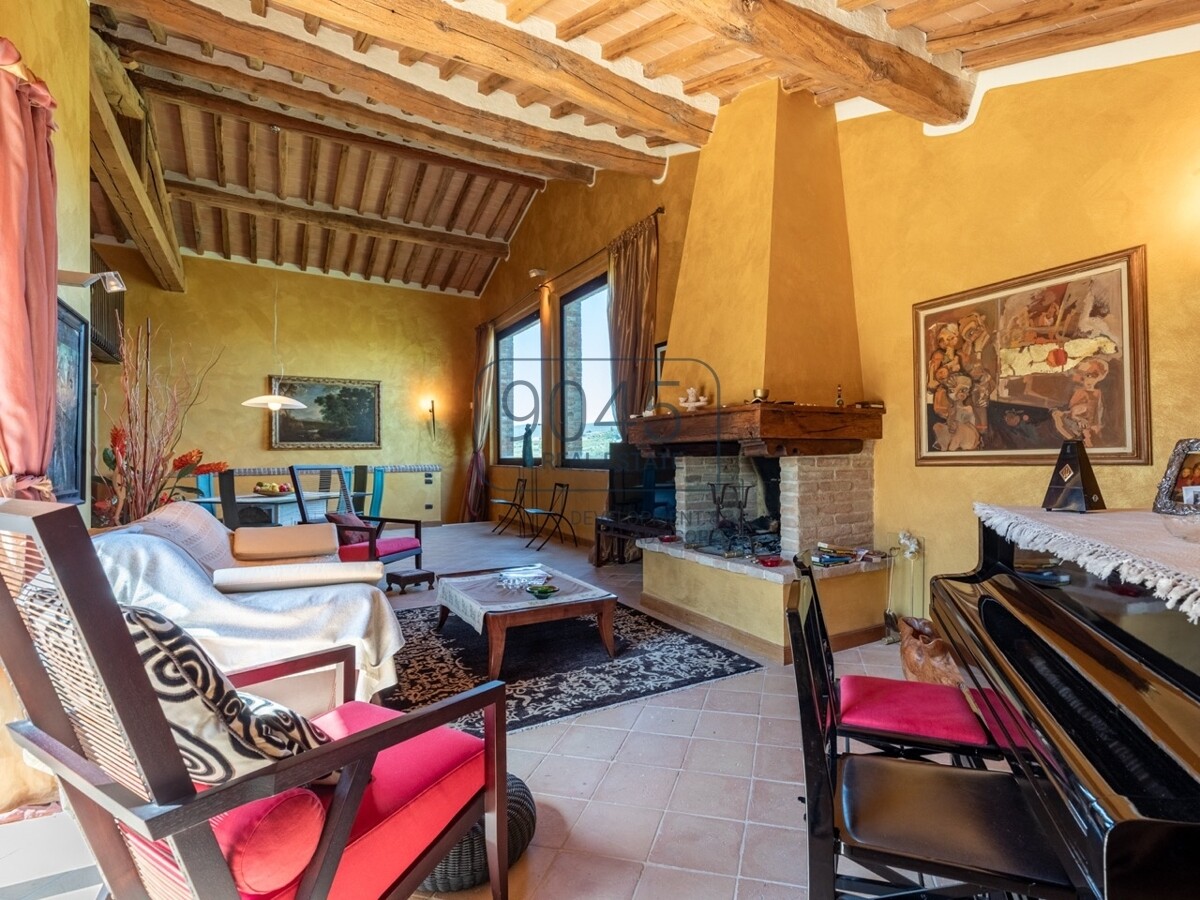Exklusives toskanisches Landhaus mit Panoramablick auf die Türme von San Gimignano