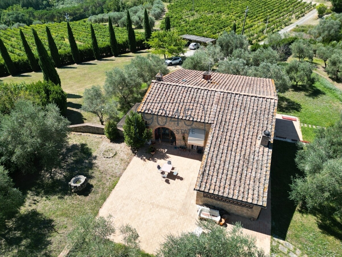 Exklusives toskanisches Landhaus mit Panoramablick auf die Türme von San Gimignano