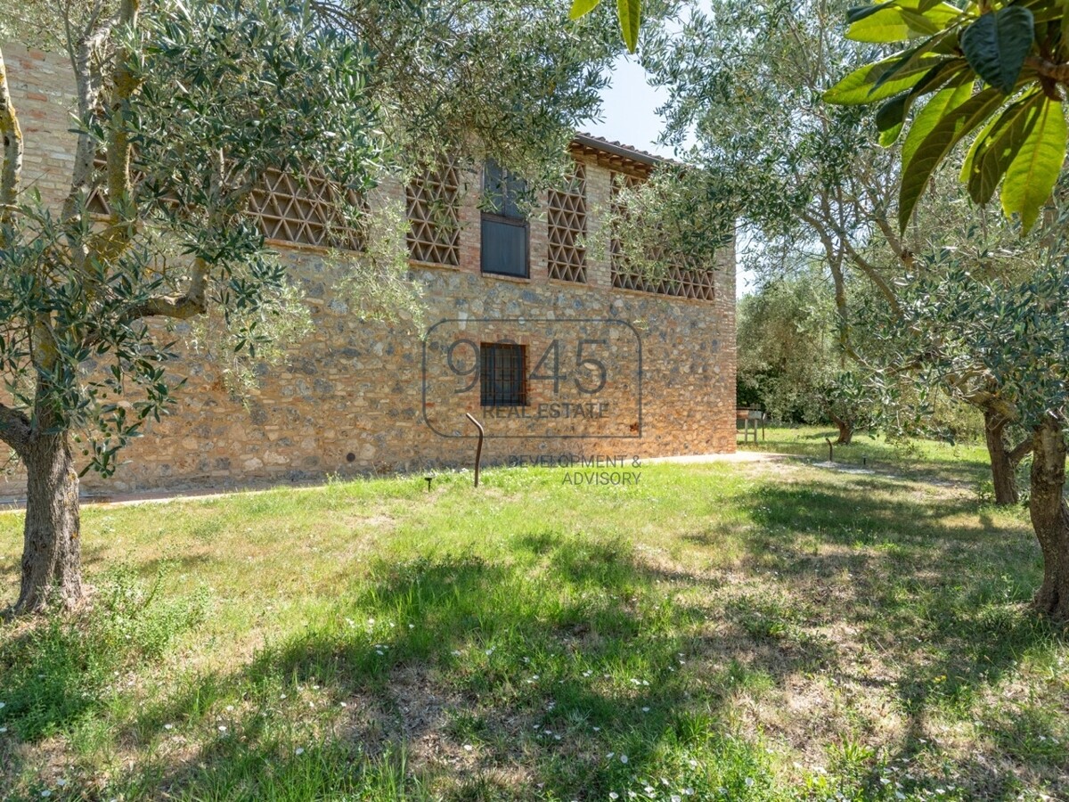 Exklusives toskanisches Landhaus mit Panoramablick auf die Türme von San Gimignano