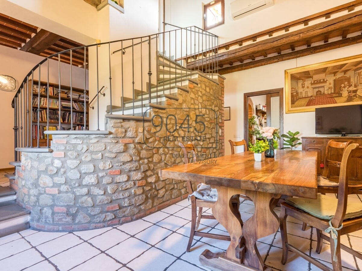 Elegantes Natursteinhaus mit Panoramaterrasse am Tor zur Val d'Orcia