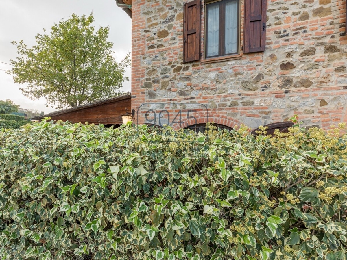 Elegantes Natursteinhaus mit Panoramaterrasse am Tor zur Val d'Orcia