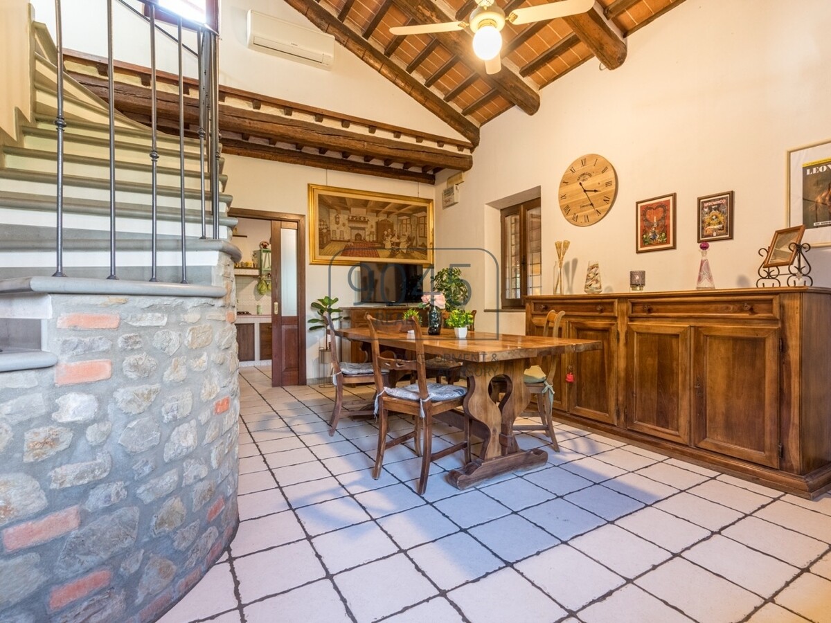 Elegantes Natursteinhaus mit Panoramaterrasse am Tor zur Val d'Orcia