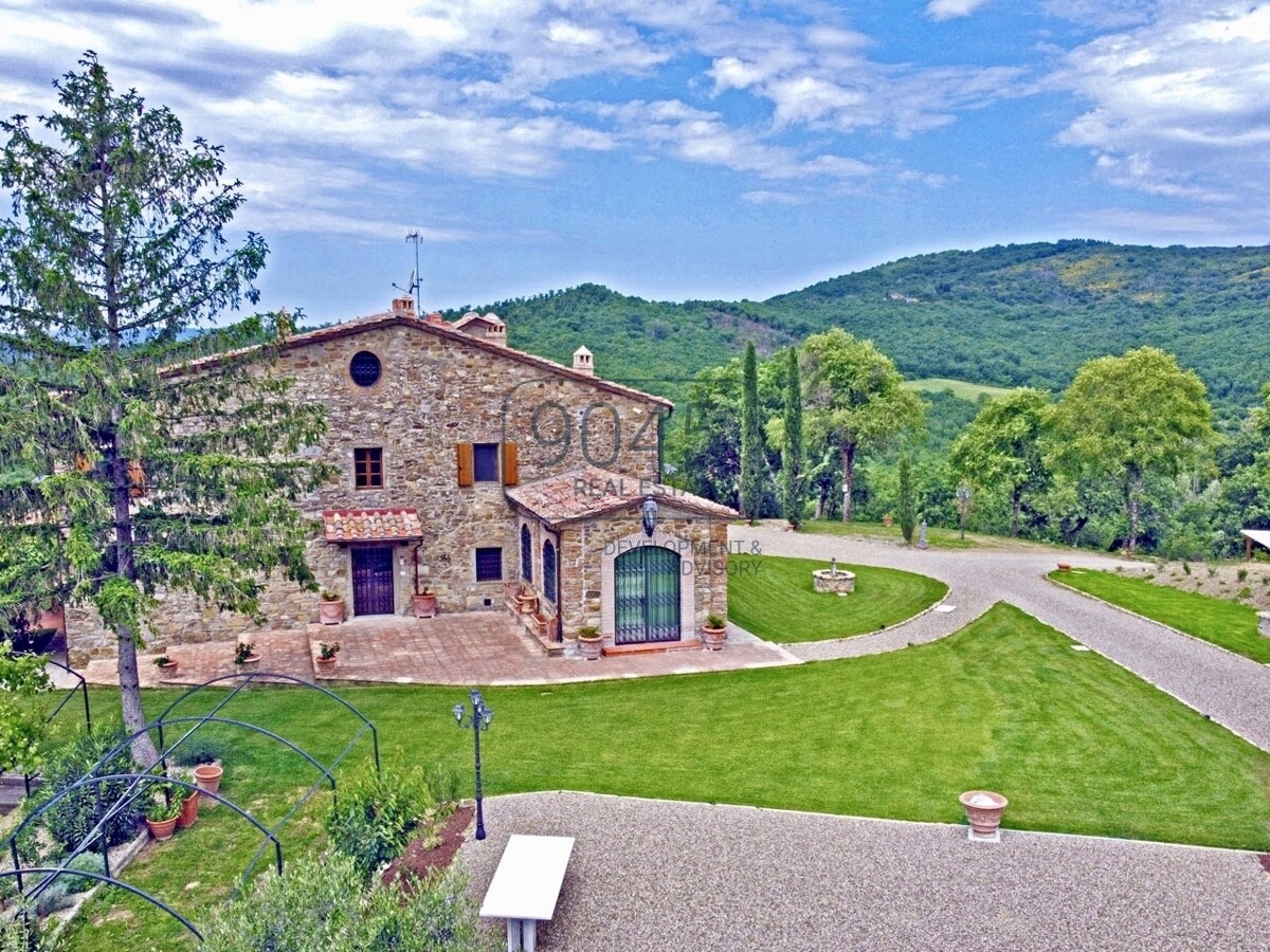 12 Hektar grosser Landsitz mit Panoramaausblick, Pool in Val di Chiana