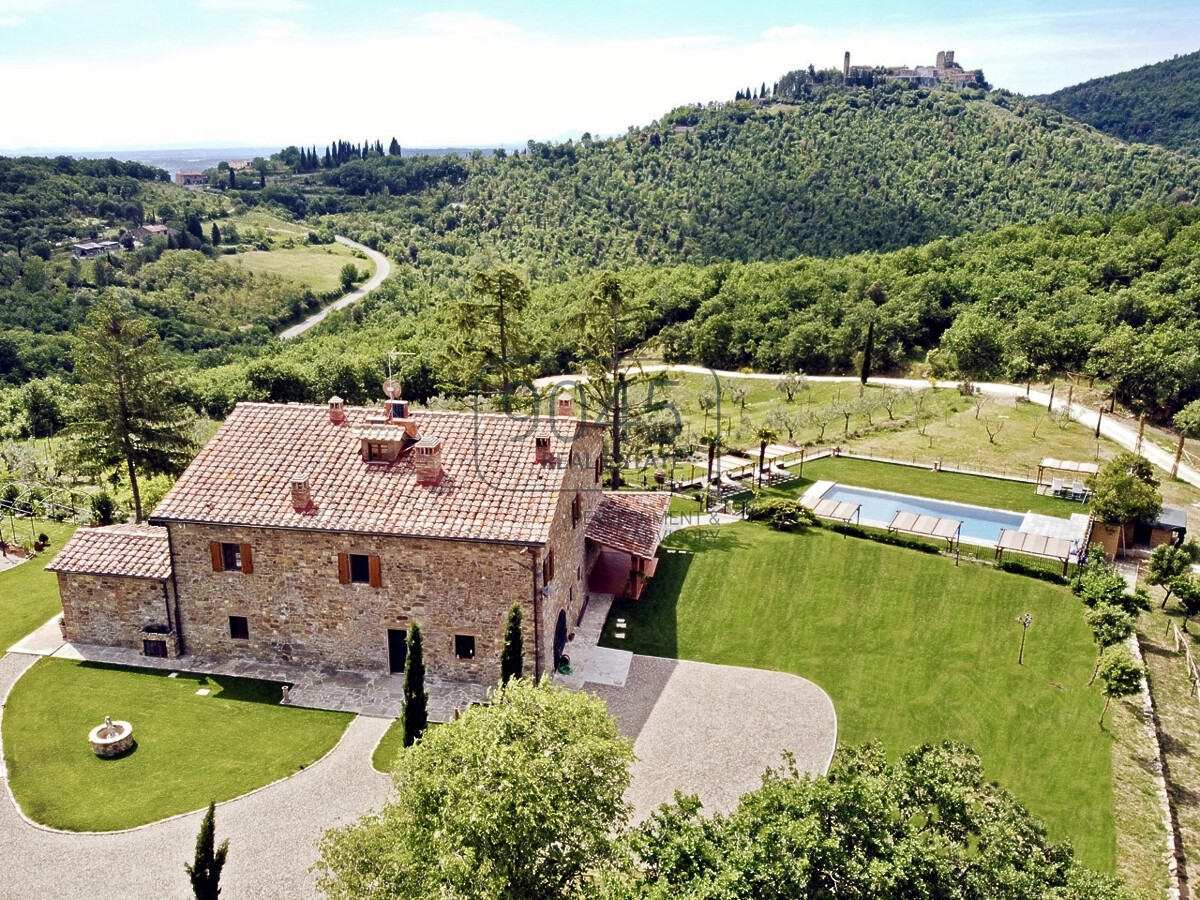 12 Hektar grosser Landsitz mit Panoramaausblick, Pool in Val di Chiana