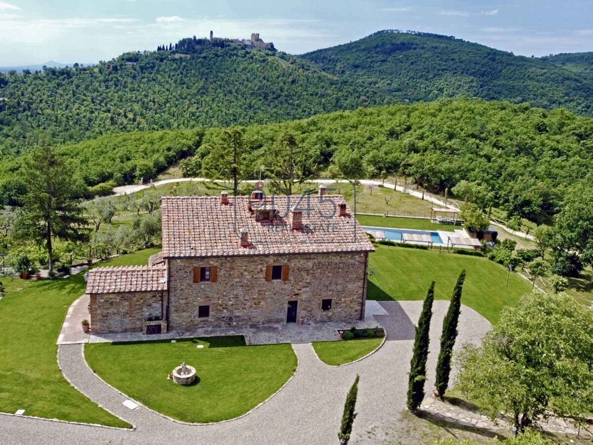 12 Hektar grosser Landsitz mit Panoramaausblick, Pool in Val di Chiana