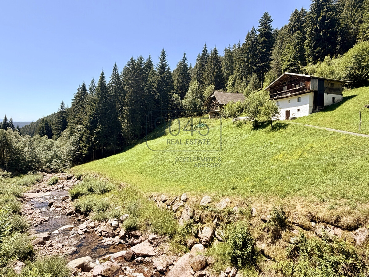 Charmanter Bergbauernhof mit großem Grundstück in Alleinlage in Jenesien