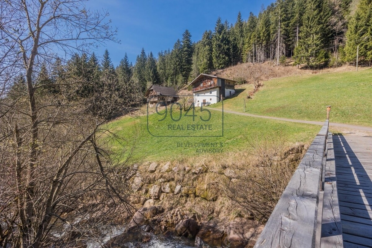 Charmanter Bergbauernhof mit großem Grundstück in Alleinlage in Jenesien