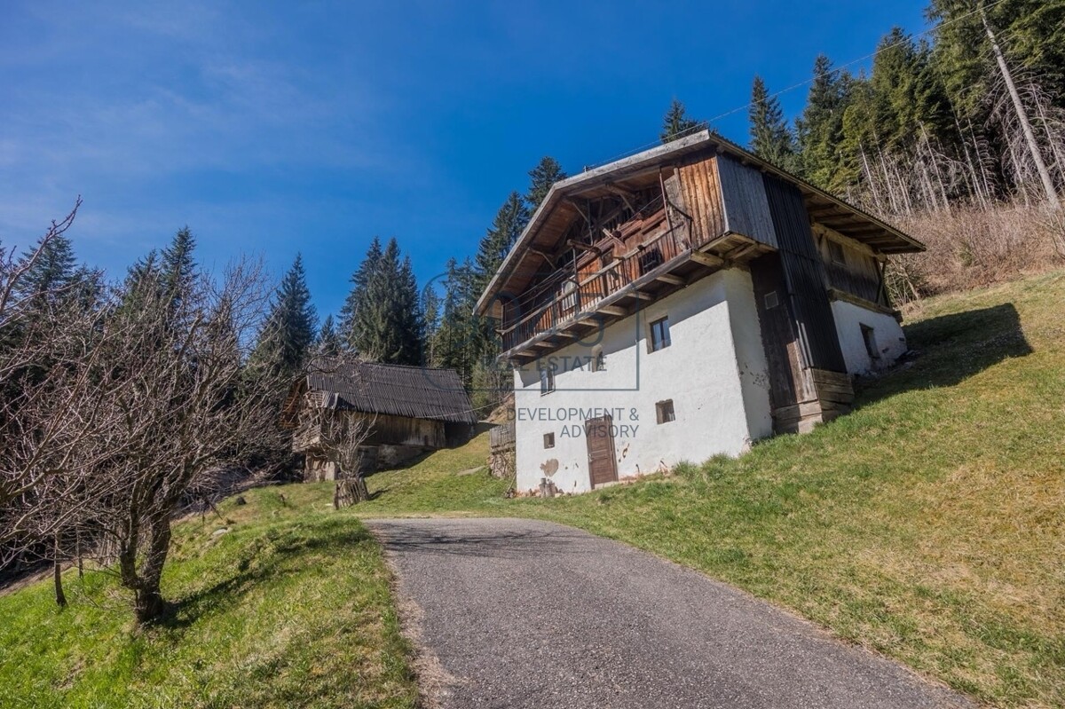 Charmanter Bergbauernhof mit großem Grundstück in Alleinlage in Jenesien