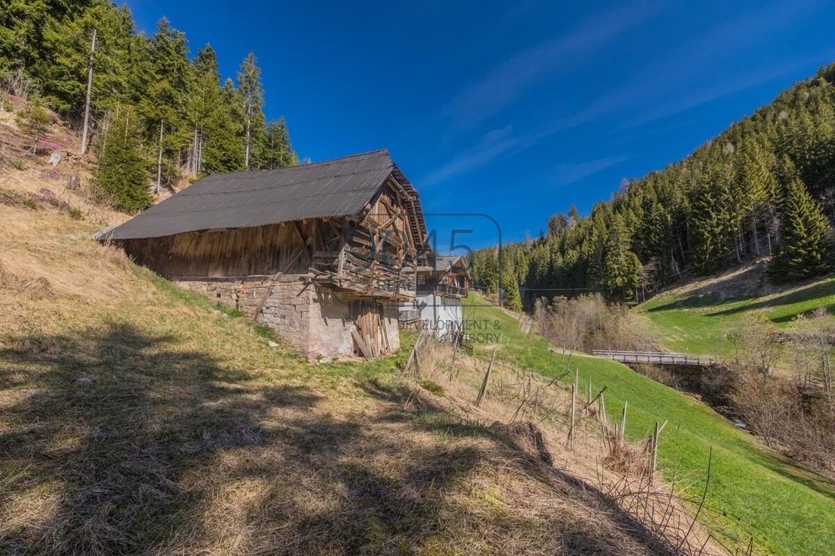 Charmanter Bergbauernhof mit großem Grundstück in Alleinlage in Jenesien