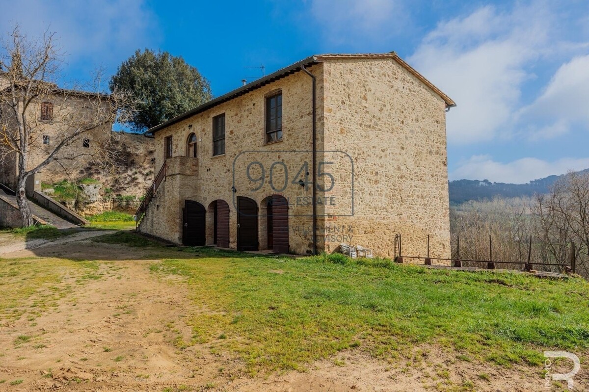 Historisches Schloss mit 61 Hektar Wein- und Landwirtschaft im Chianti