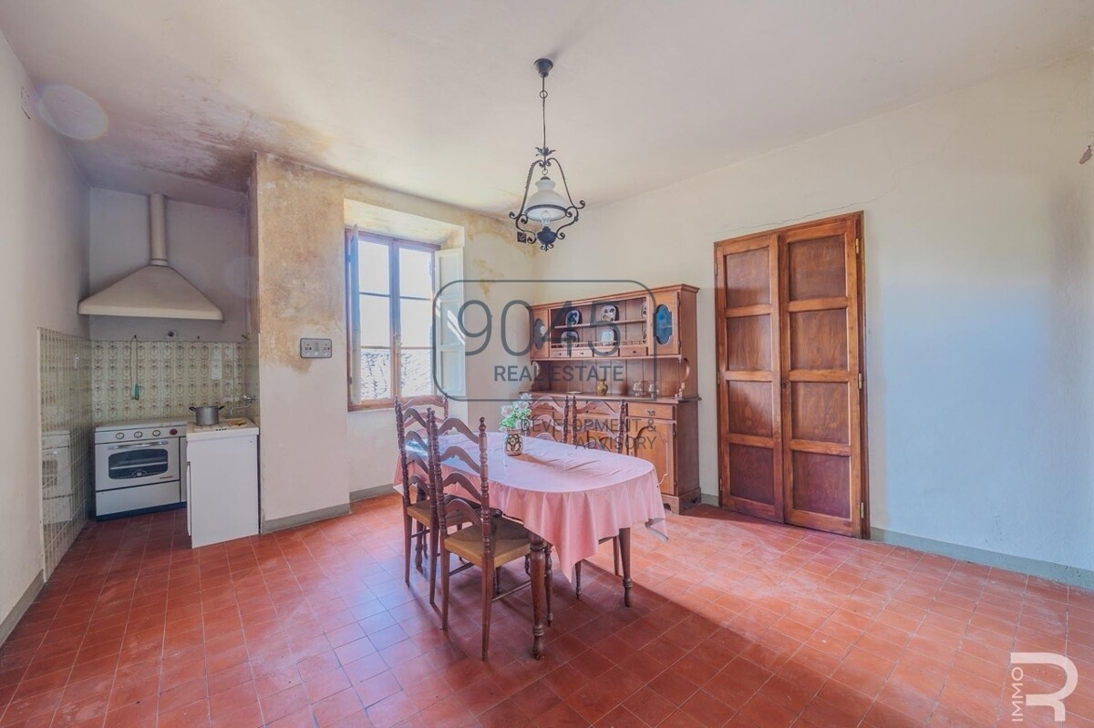 Historisches Schloss mit 61 Hektar Wein- und Landwirtschaft im Chianti