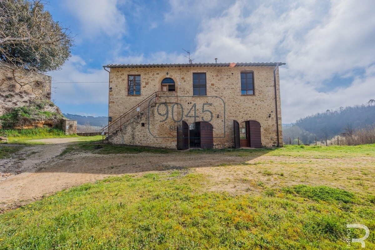 Historisches Schloss mit 61 Hektar Wein- und Landwirtschaft im Chianti