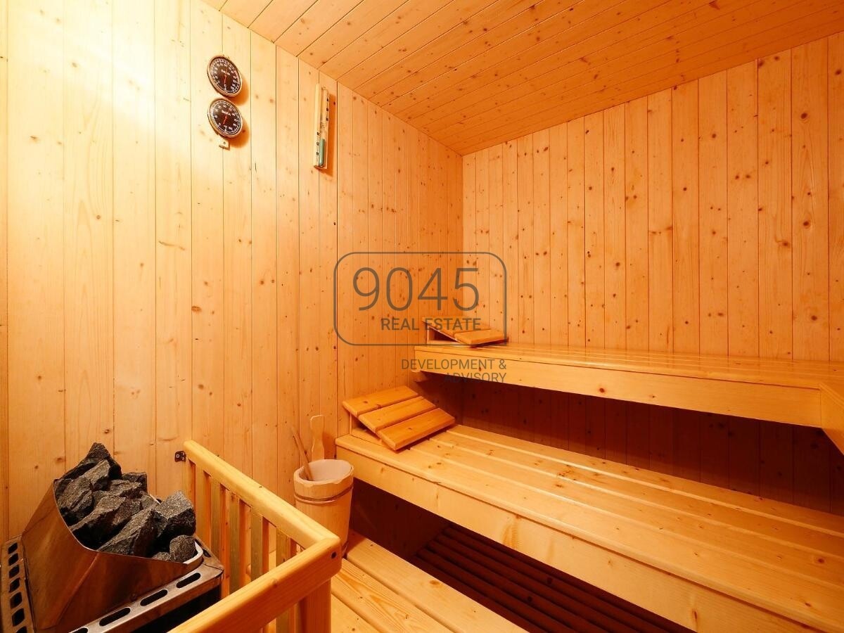Panoramavilla mit Pool, Wellnessbereich und 13 Hektar Grundstück in den Marken
