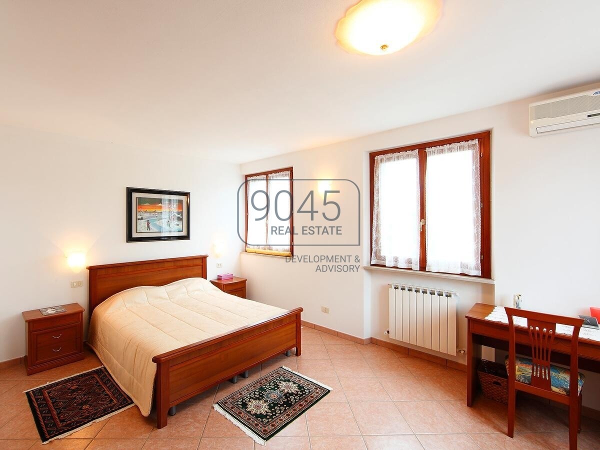 Panoramavilla mit Pool, Wellnessbereich und 13 Hektar Grundstück in den Marken