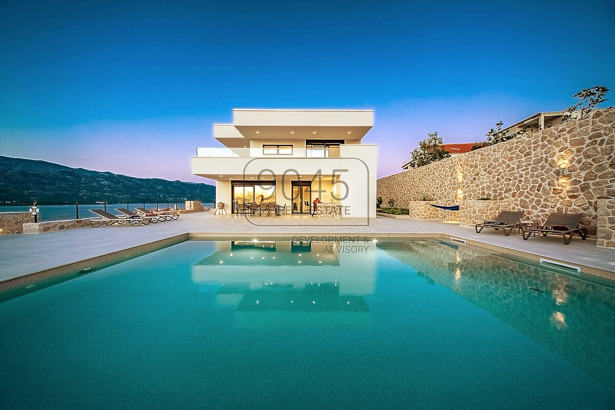 Premium-Luxusvilla mit Pool und Panoramablick in Vinjerac Dalmatien-Zadar - Kroatien