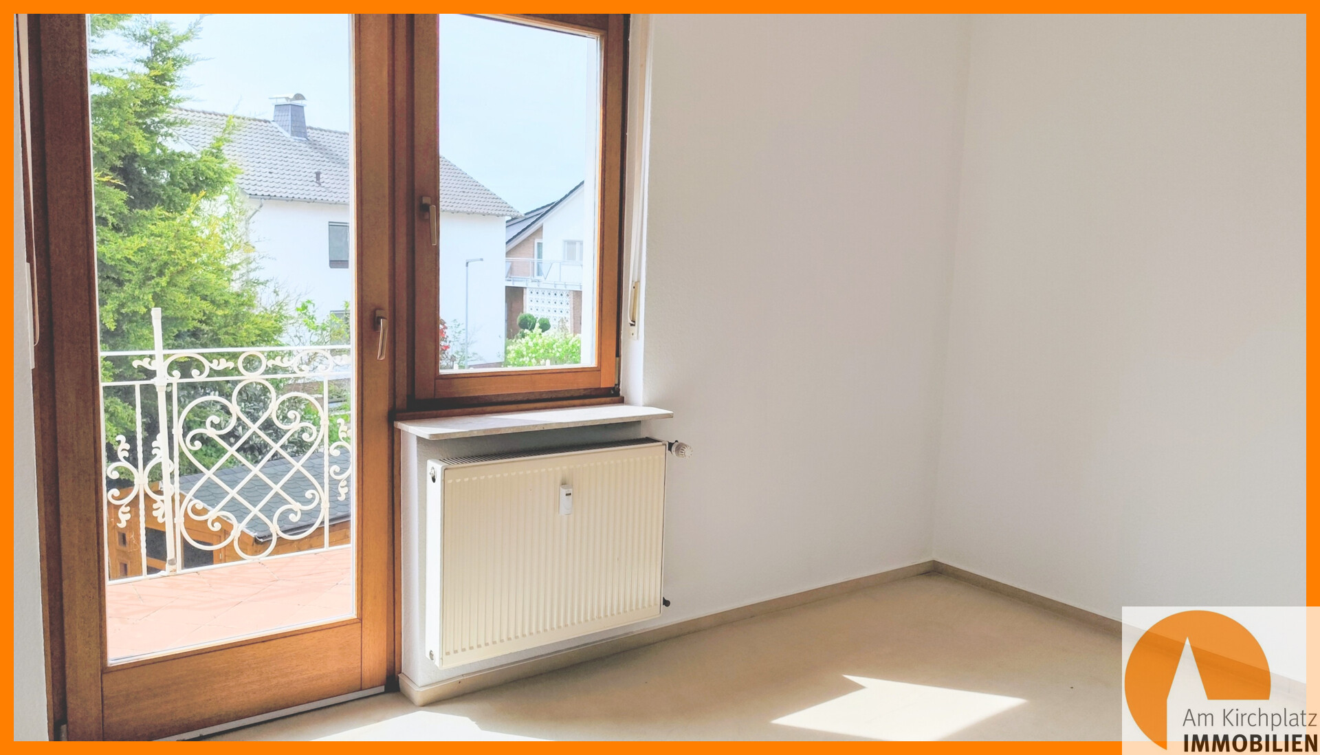 E Esszimmer mit Balkon