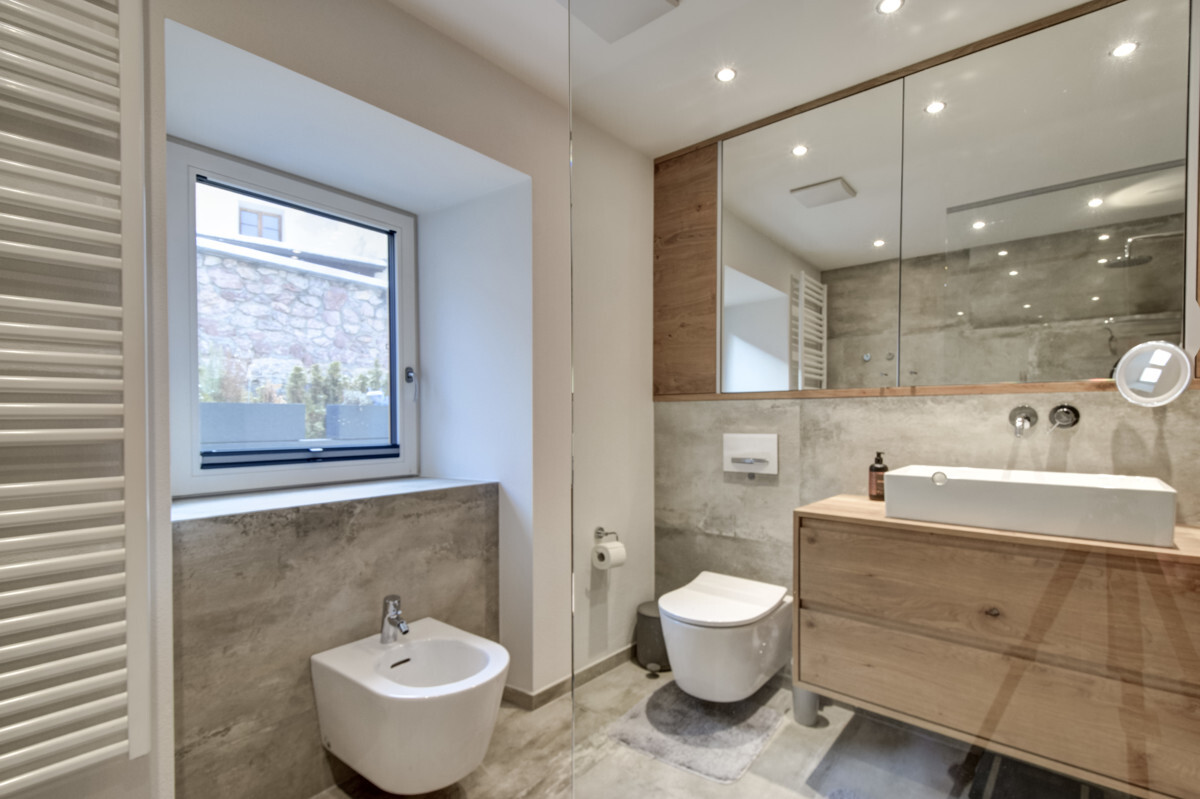 Badezimmer mit fenster 