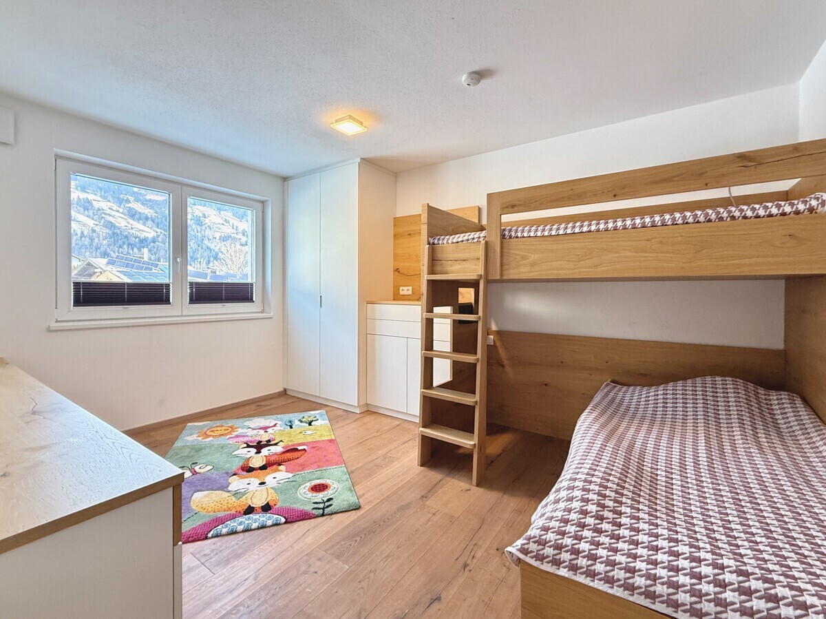 Kinderzimmer mit Ausblick auf die Hohe Salve