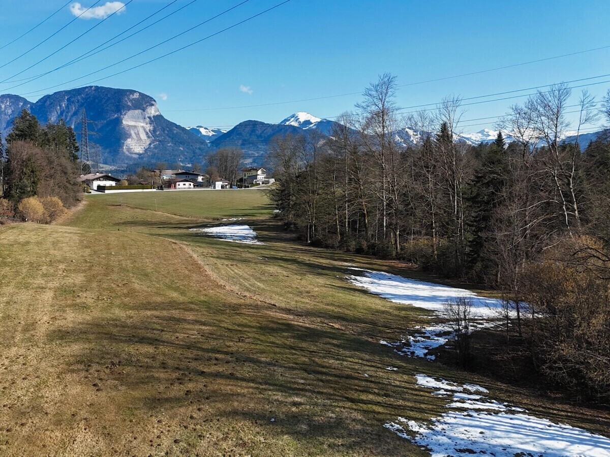 Malerischer Bergblick vom Grundstück