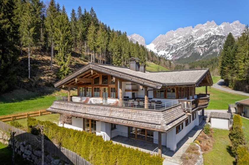 Landhausvilla am Waldrand mit traumhaften Ausblick 1