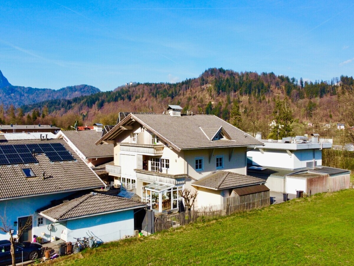 Außenansicht mit Bergblick