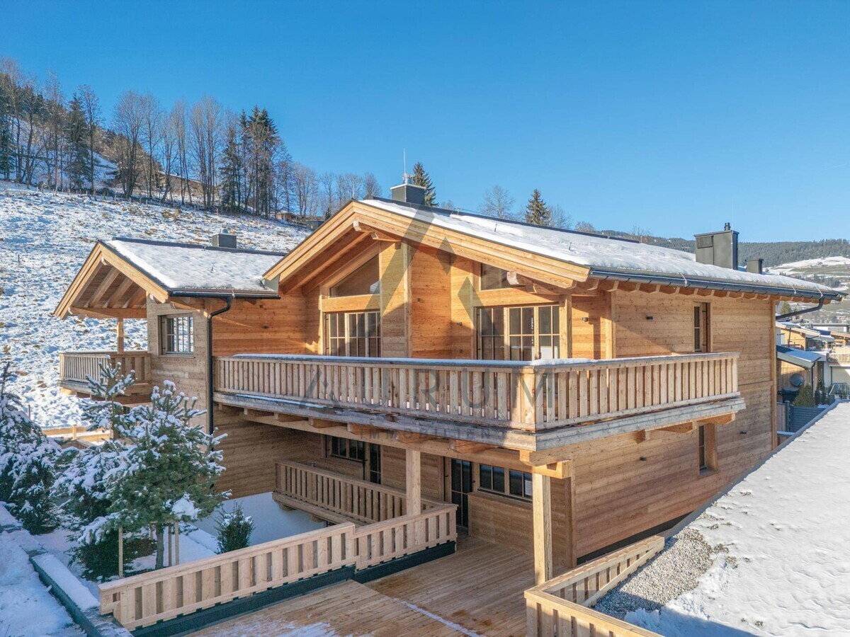 Luxuriös Wohnen im gemütlichen alpinen Stil 