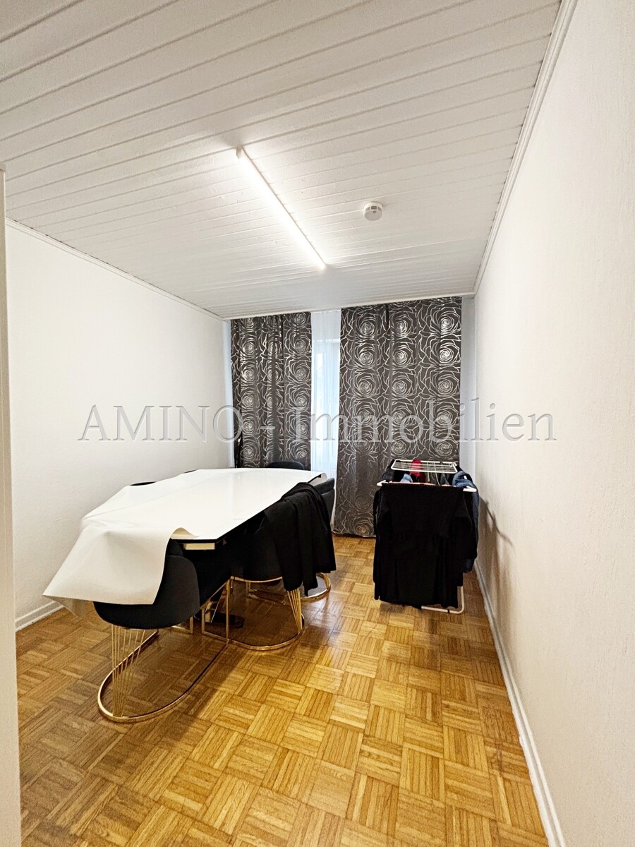 Kind_Büro_Ankleide (bspw.)