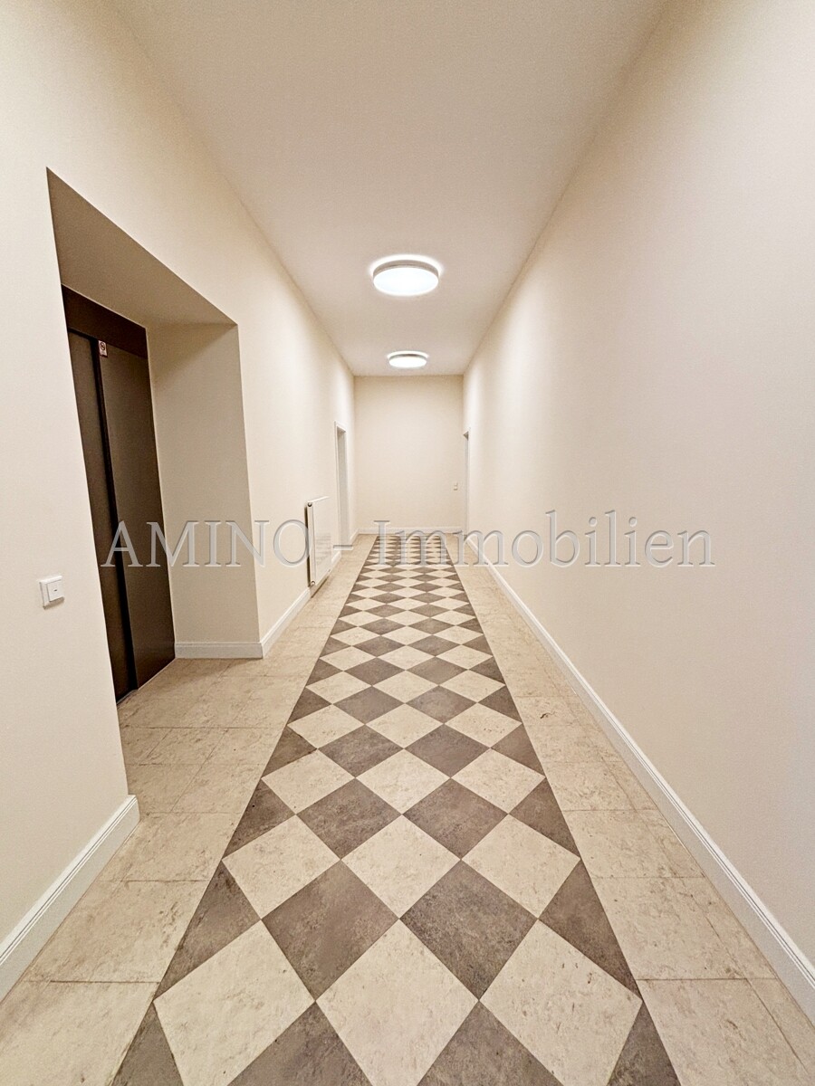 Breite_Flure im Treppenhaus