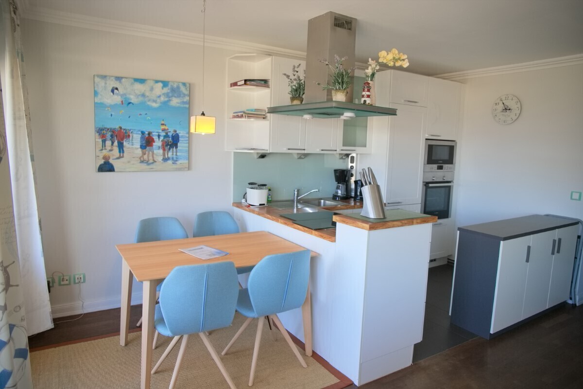 Küche mit Essbereich