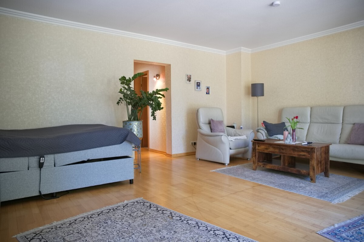 Wohn-/Schlafzimmer EG 