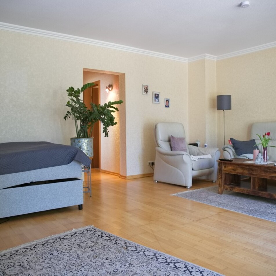 Wohn-/Schlafzimmer EG