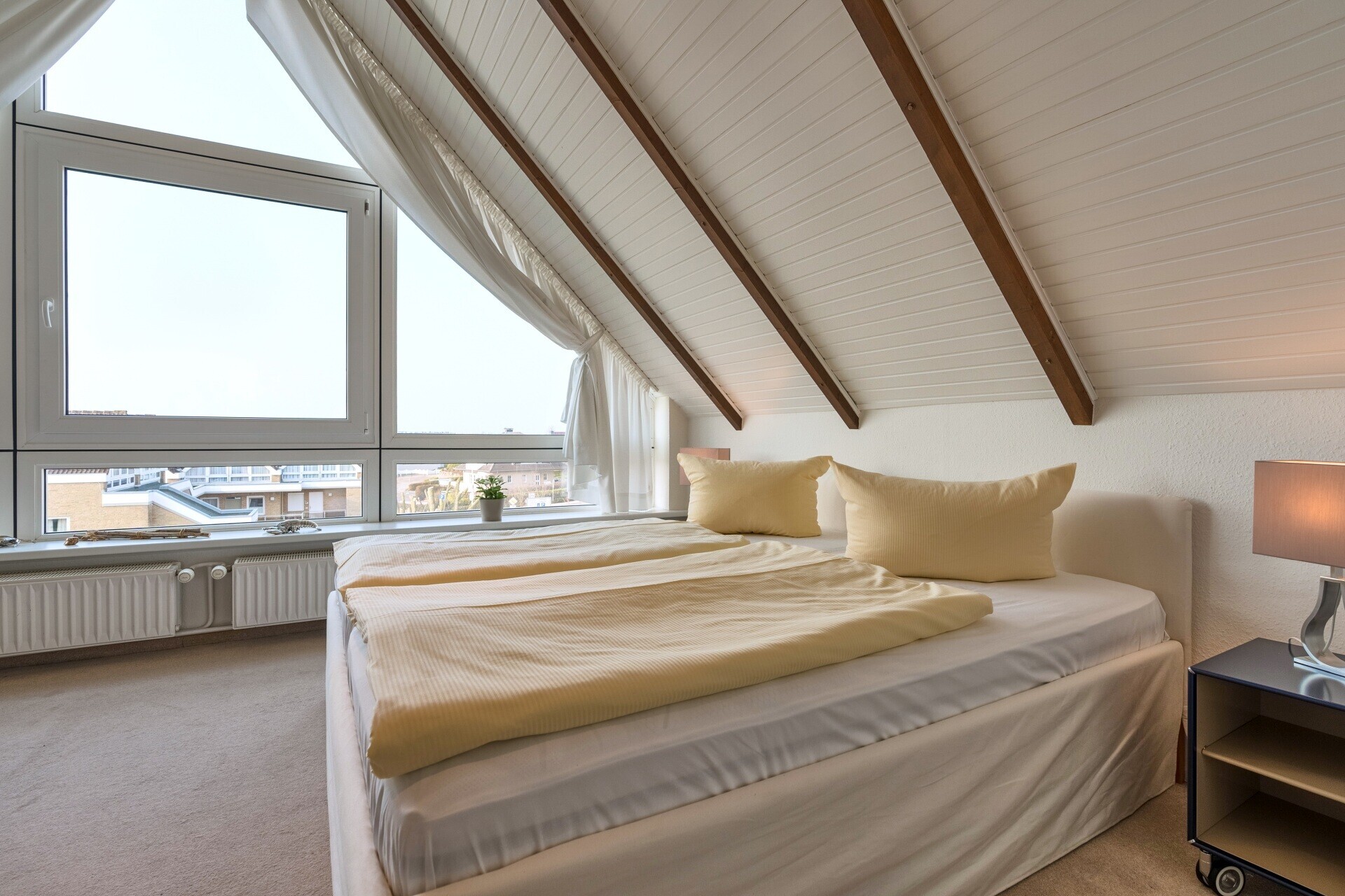 Schlafzimmer DG