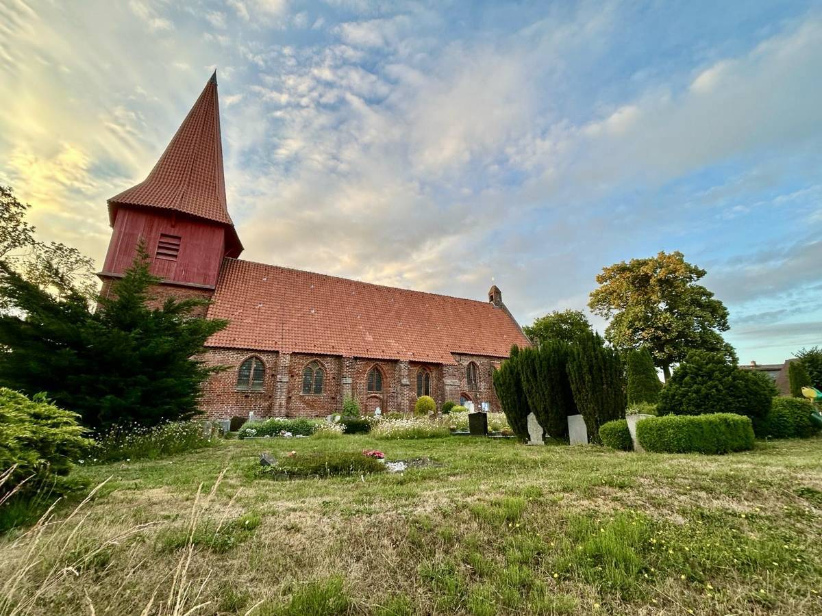 St. Nikolai Kirche - Altefähr