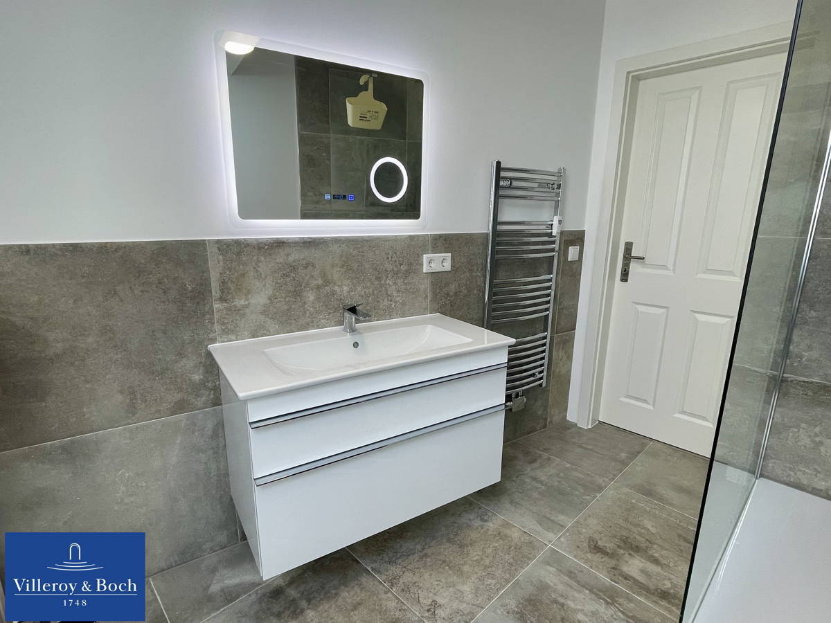 WE 6 Waschtisch mit Spiegel