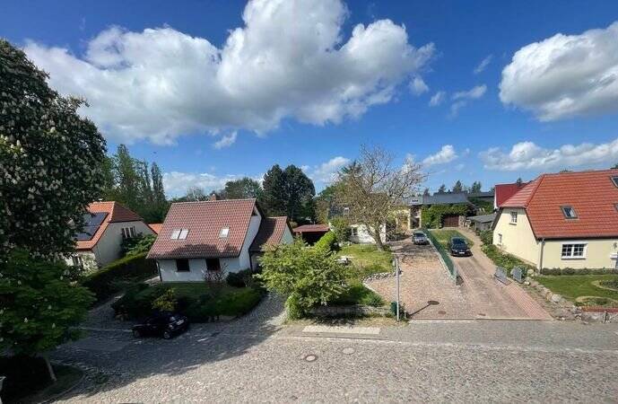 Weitblick über die Dächer von Altefähr